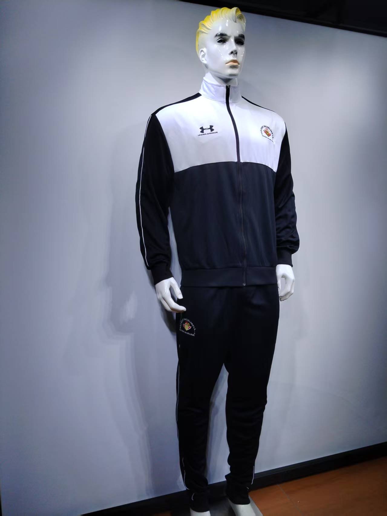 Nike Womens Sportswear essential fleece hoodie size small black white