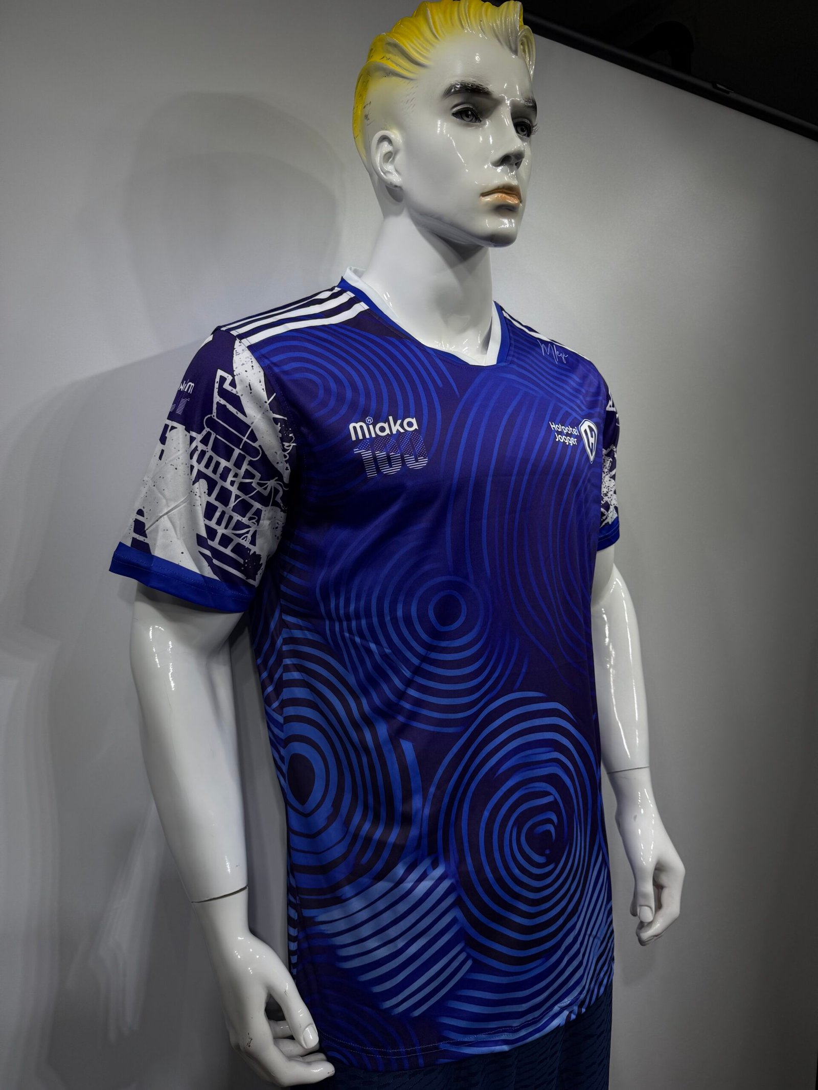 football team tracksuits